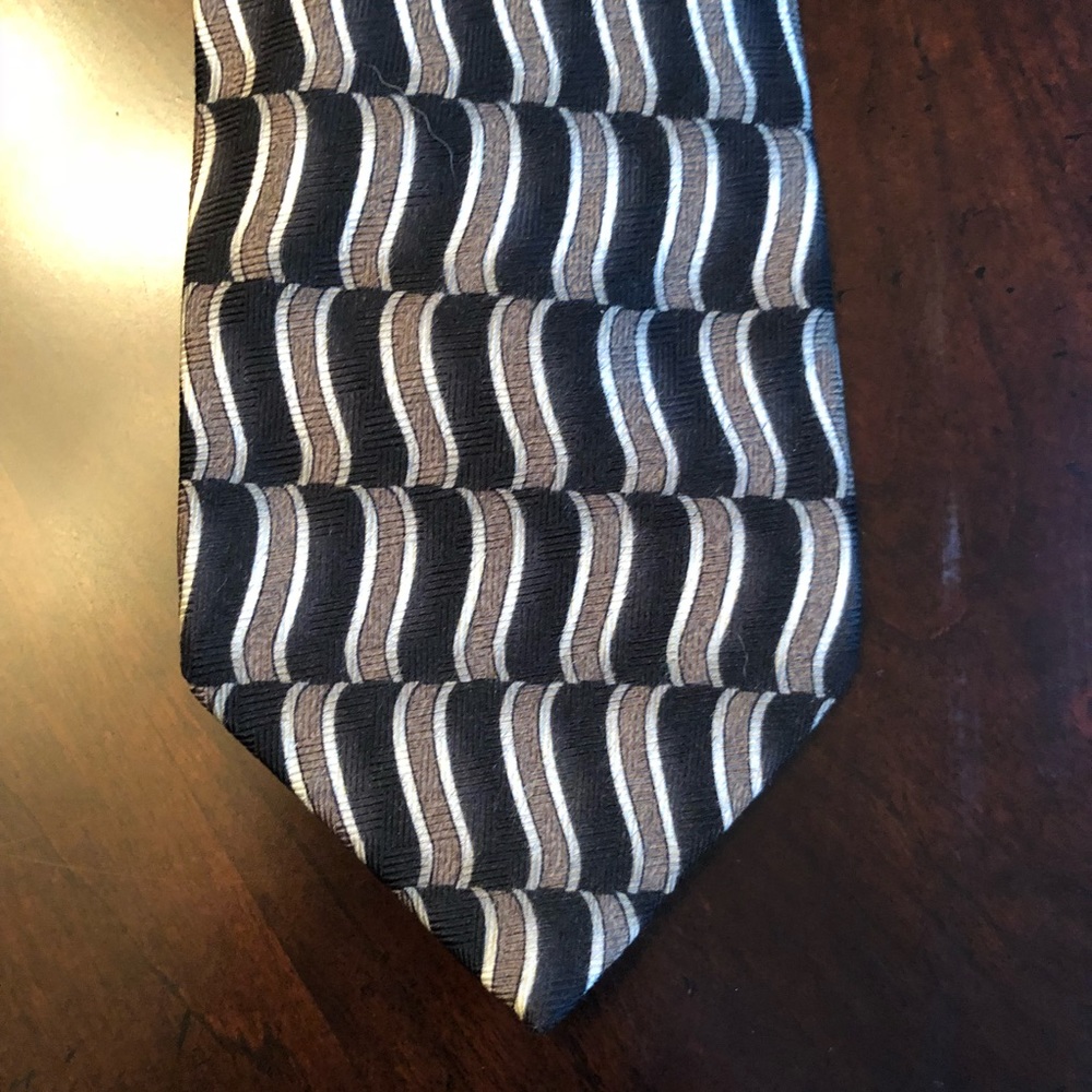 ~Louis Roth~ black, brown and gray pattern tie. - Picture 3 of 5